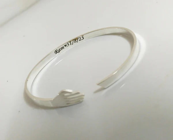 Hug Bracelet