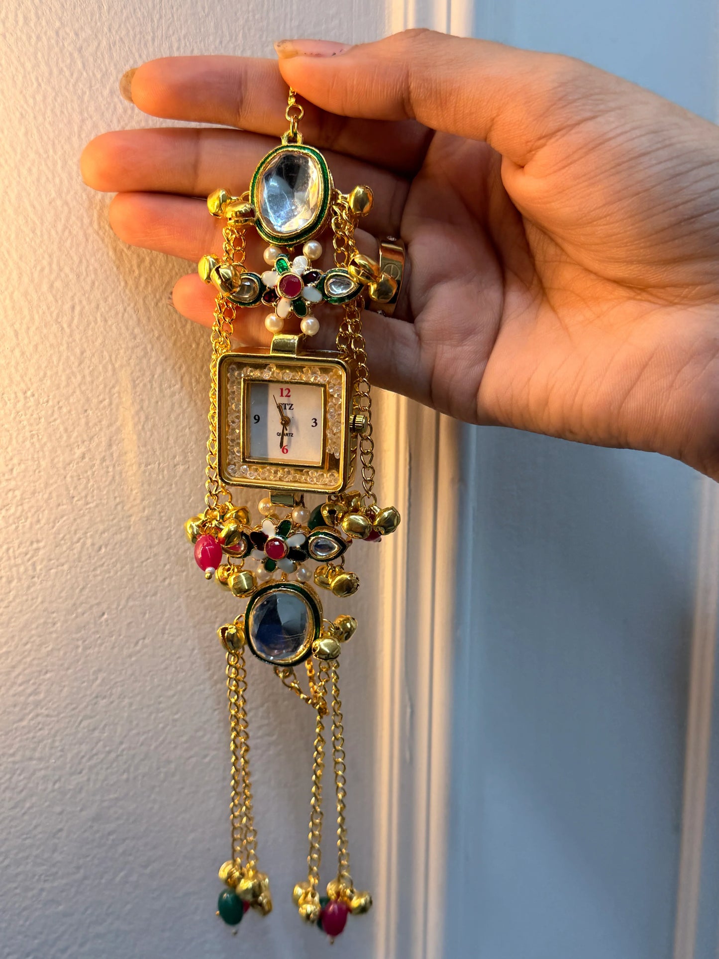 1 Kashmiri Watch β¨