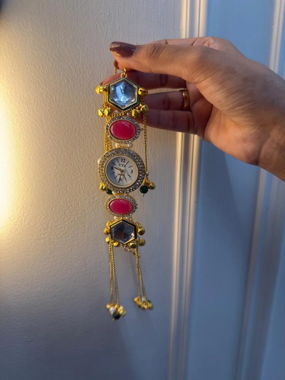 1 Kashmiri Watch β¨