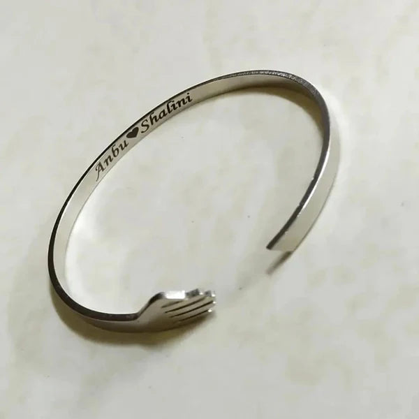 Hug Bracelet
